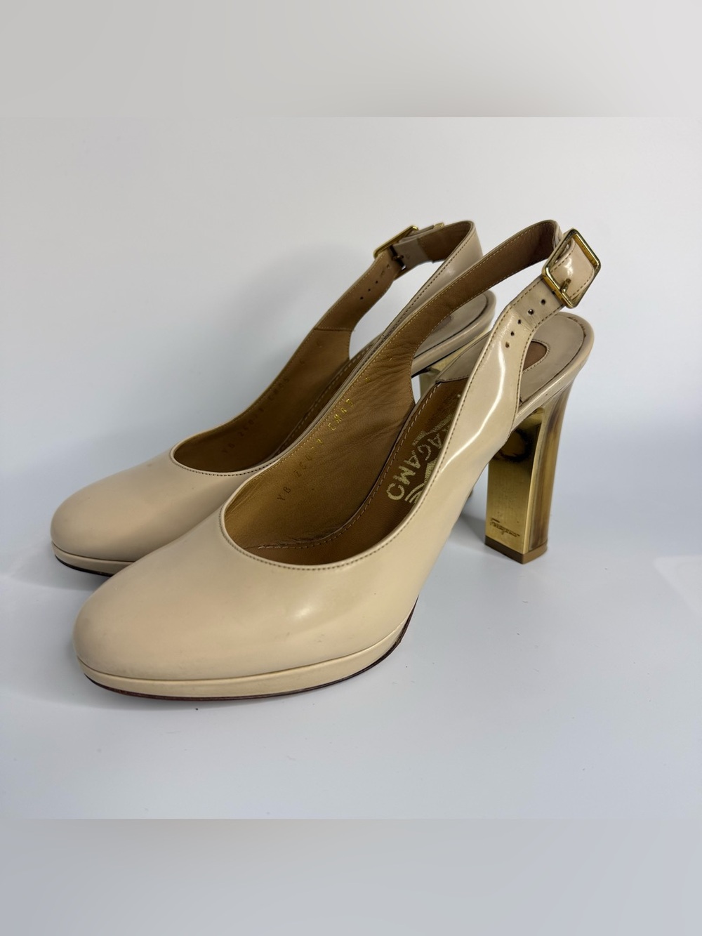 Salvatore Ferragamo nude slingback heels size 6